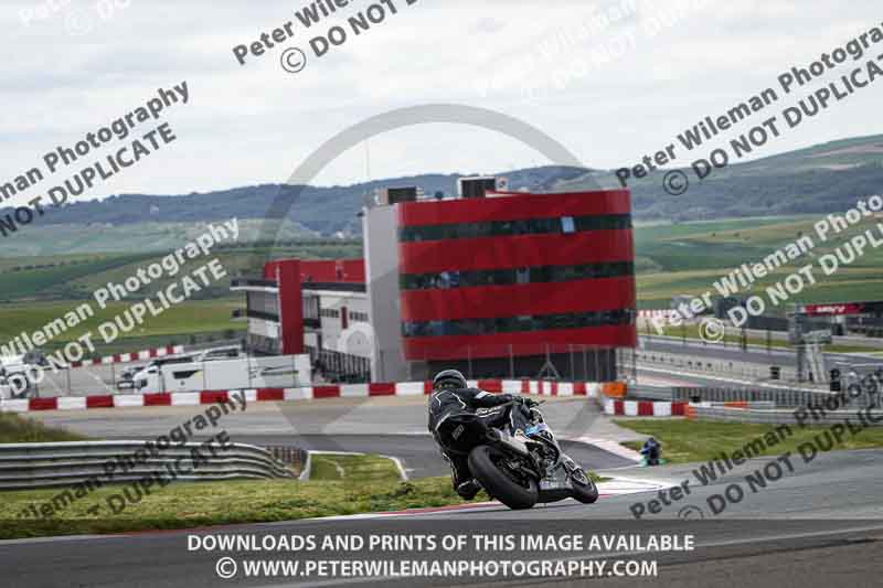 cadwell no limits trackday;cadwell park;cadwell park photographs;cadwell trackday photographs;enduro digital images;event digital images;eventdigitalimages;navarra;no limits trackdays;peter wileman photography;racing digital images;trackday digital images;trackday photos